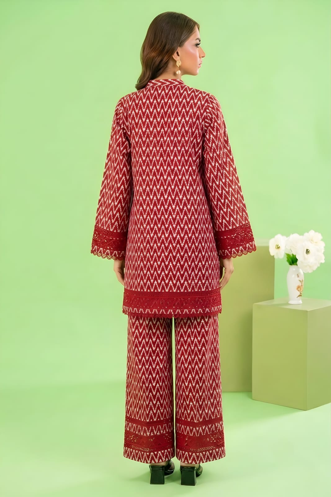 2Pc Lawn Unstitched ( Code : 24 )