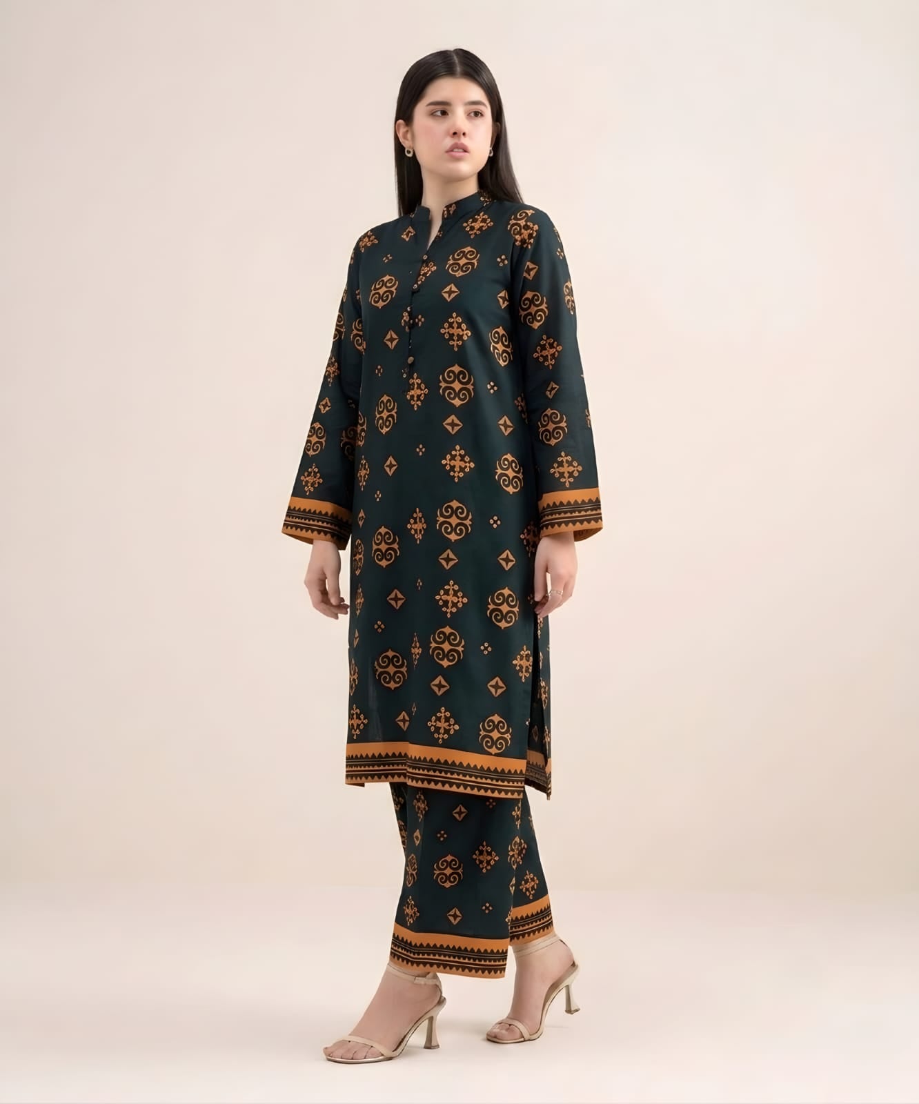 2Pc Lawn Unstitched ( Code : 12 )