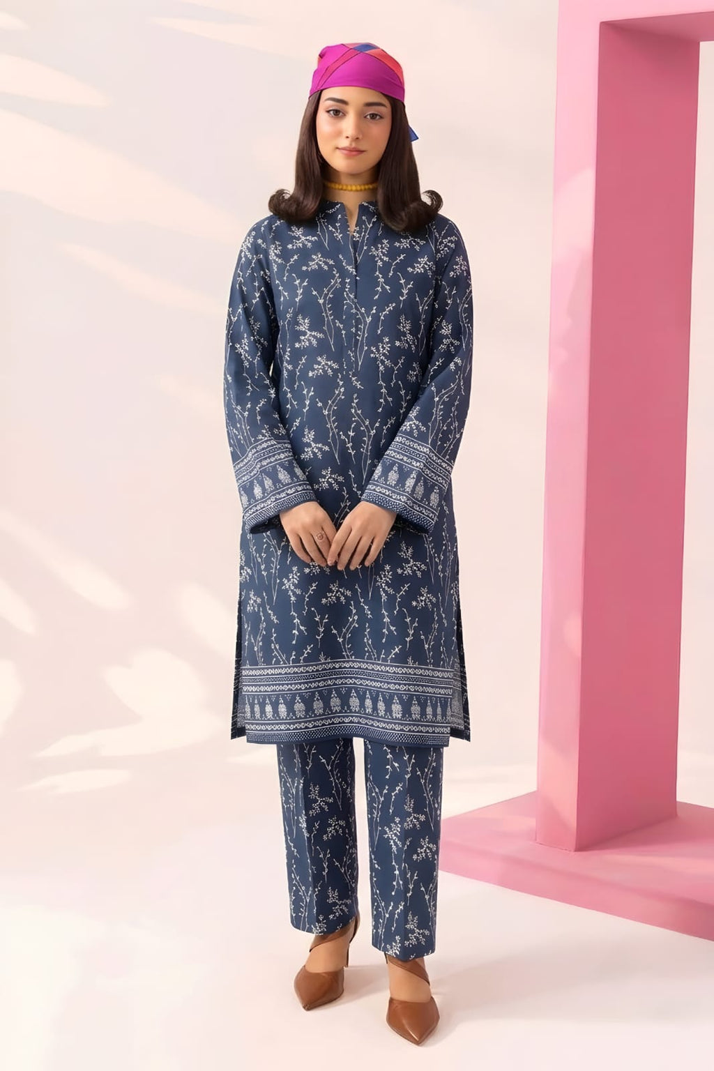 2Pc Lawn Unstitched ( Code : 17 )