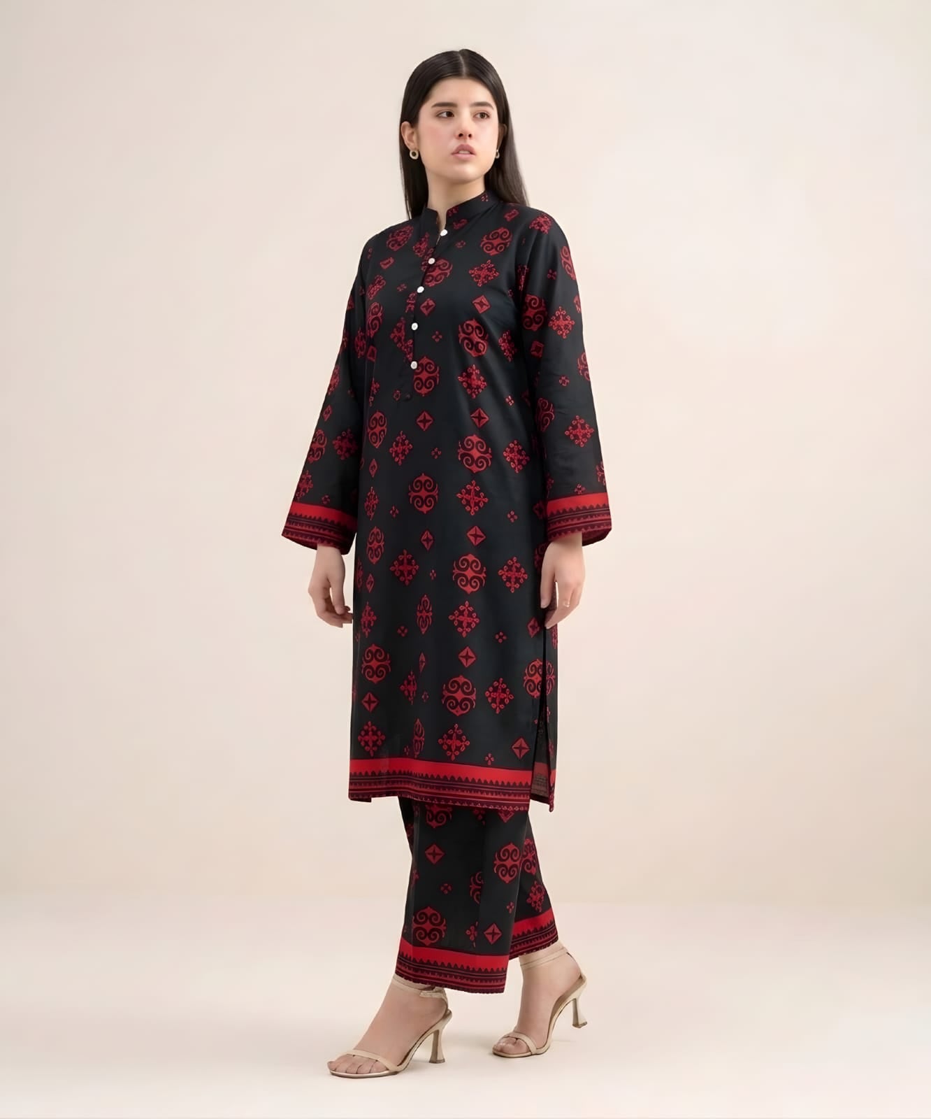 2Pc Lawn Unstitched ( Code : 18 )