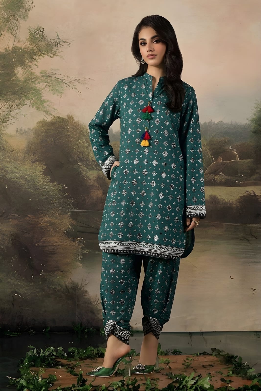 2Pc Lawn Unstitched ( Code : 22 )