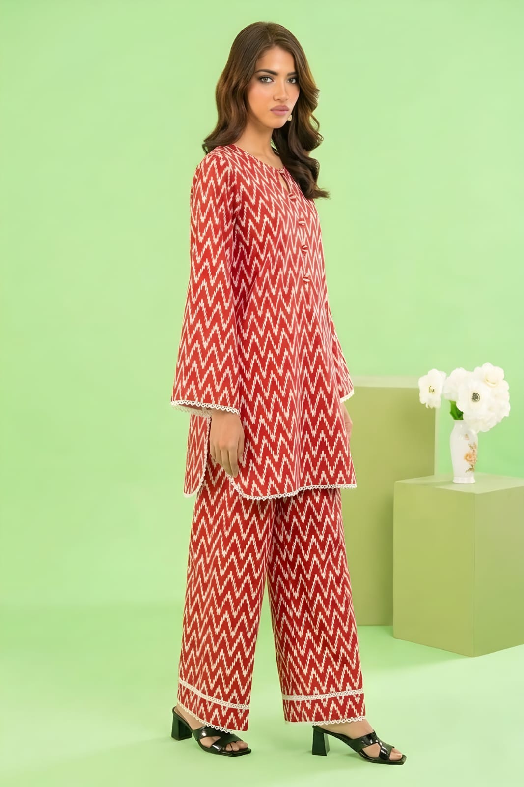 2Pc Lawn Unstitched ( Code : 24 )