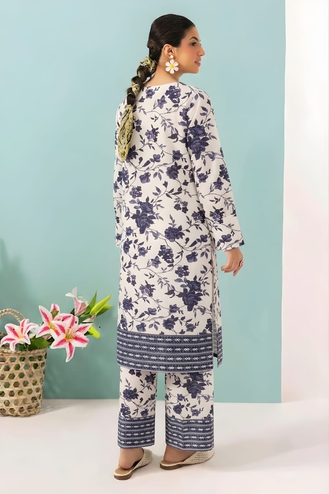 2Pc Lawn Unstitched ( Code : 39 )