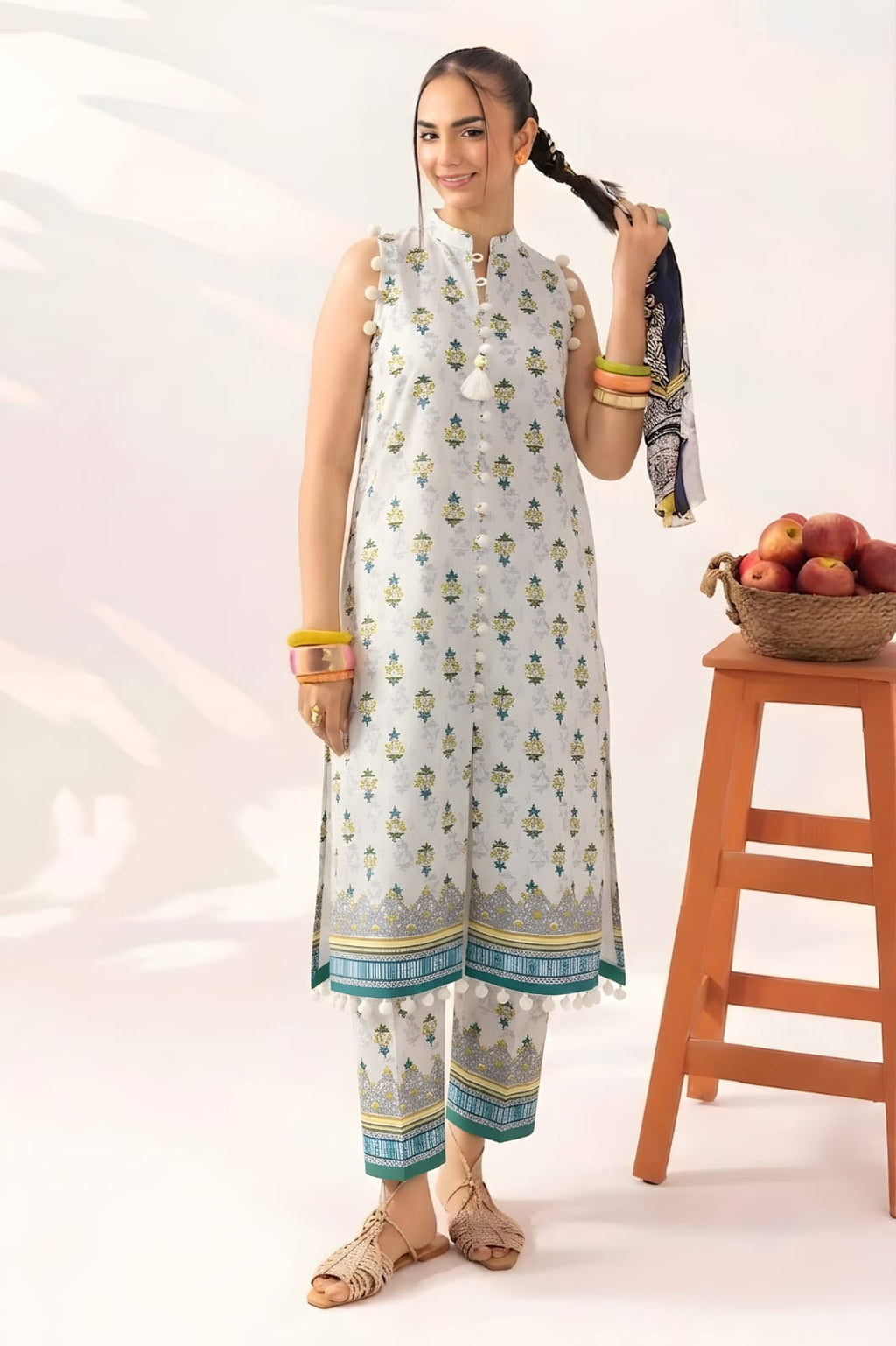 2Pc Lawn Unstitched ( Code : 40 )