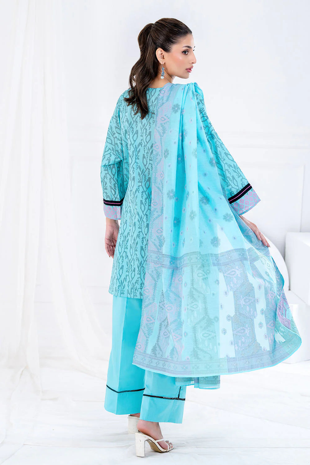 3Pc Lawn Unstitched Suit ( Code : 04 )