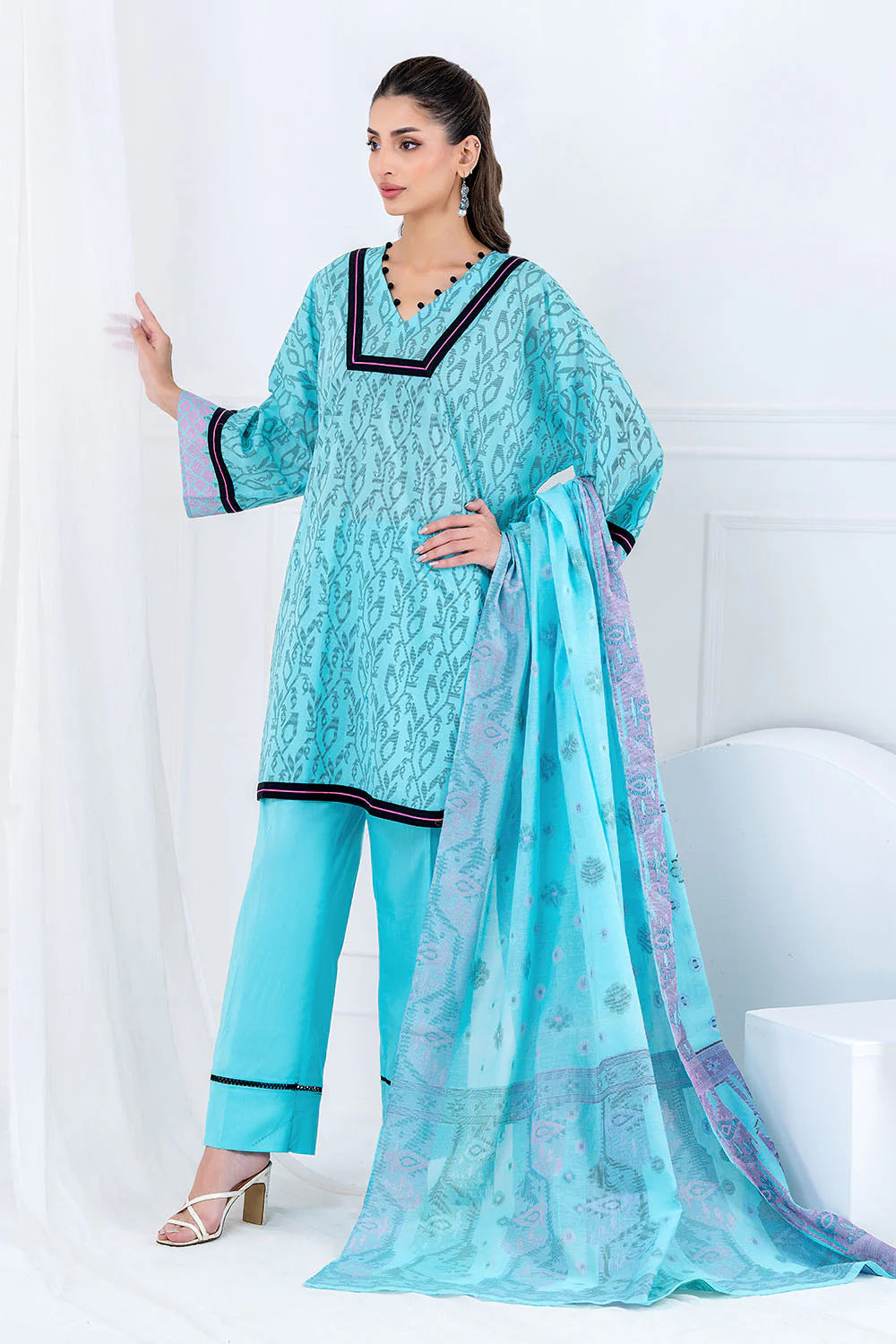 3Pc Lawn Unstitched Suit ( Code : 04 )