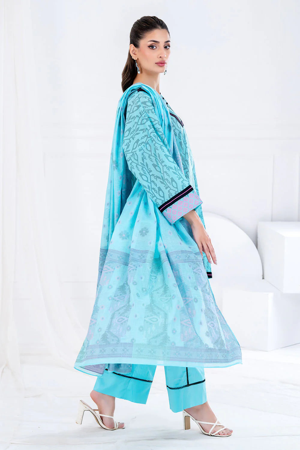 3Pc Lawn Unstitched Suit ( Code : 04 )