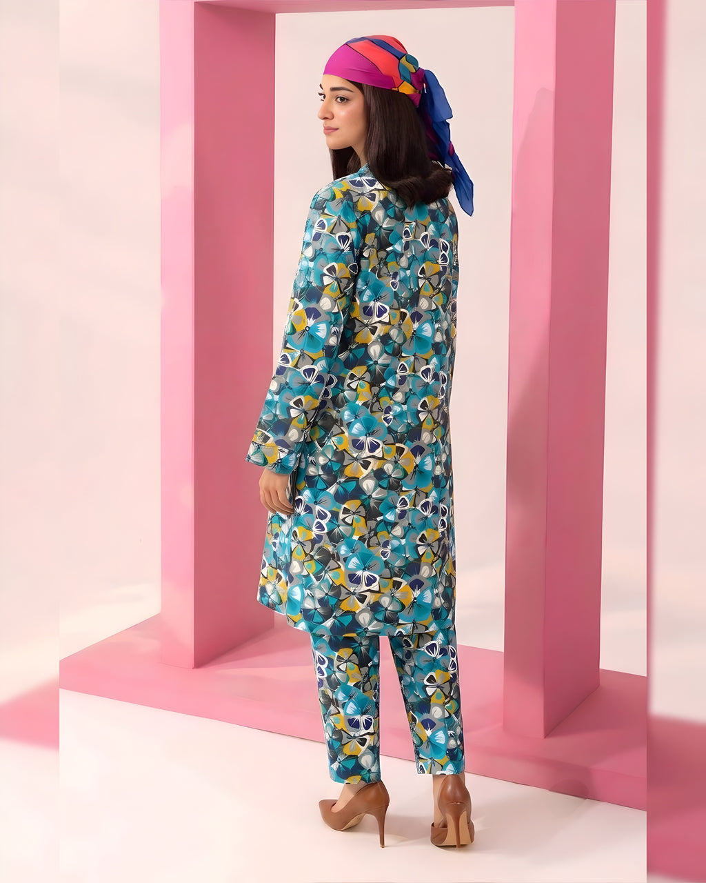 2Pc Lawn Unstitched Suit ( Code : 01 )