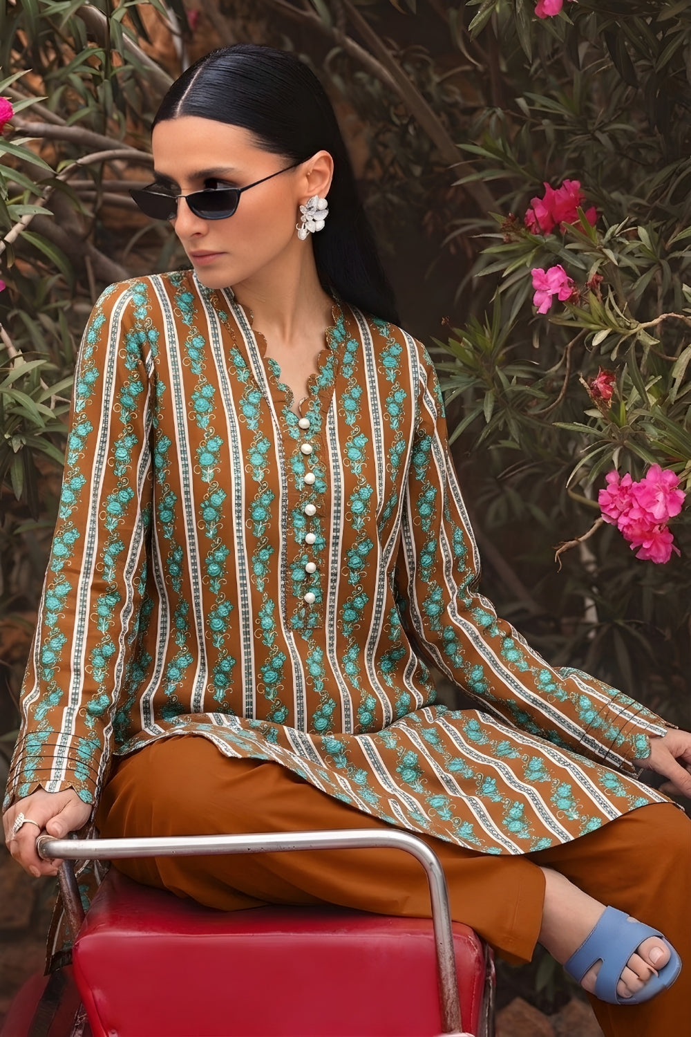 Premium Lawn 2PC ( Code : 23 )