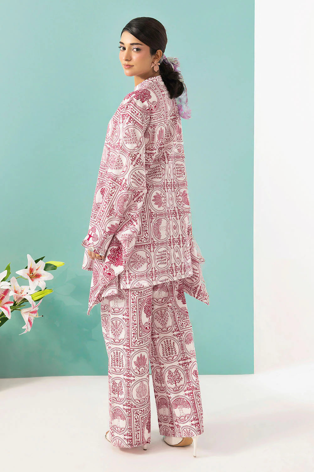 2Pc Lawn Unstitched Suit ( Code : 07 )