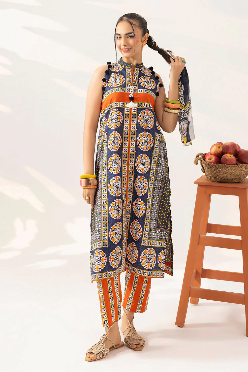 2Pc Lawn Unstitched Suit ( Code : 09 )