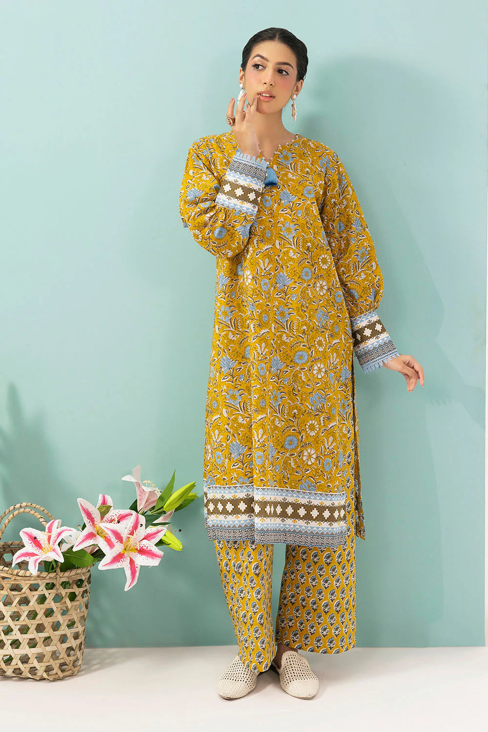 2Pc Lawn Unstitched Suit ( Code : 03 )
