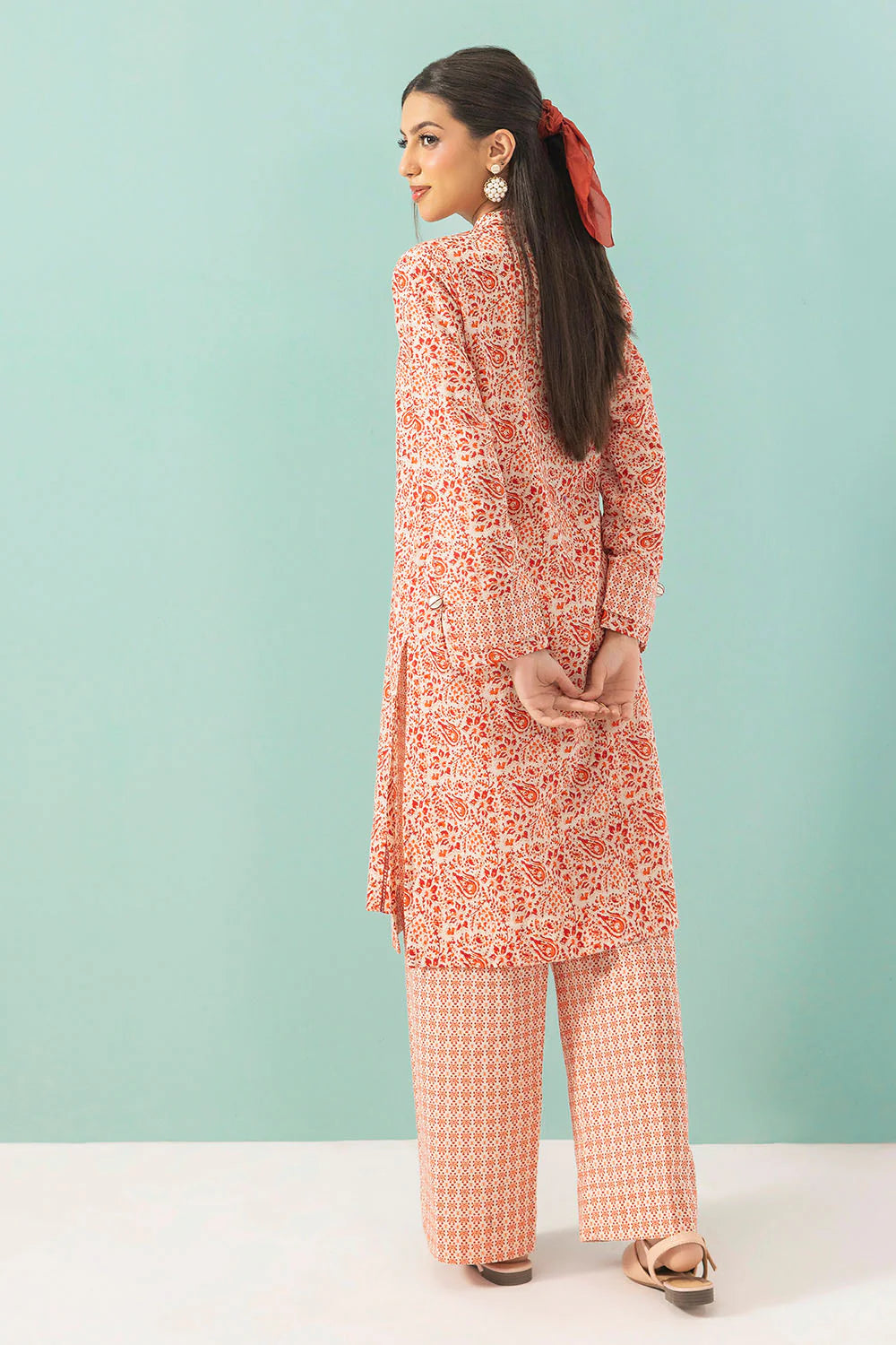 2Pc Lawn Unstitched Suit ( Code : 02 )