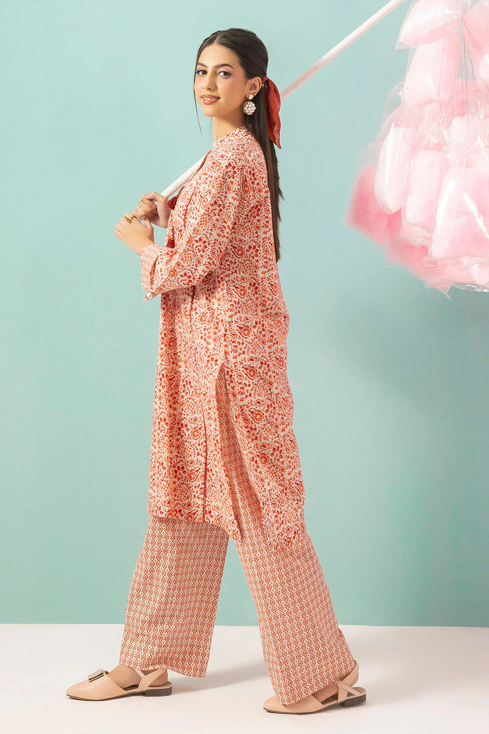 2Pc Lawn Unstitched Suit ( Code : 02 )
