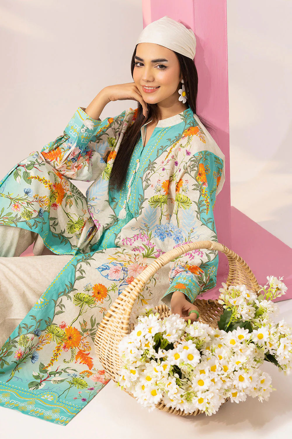 2Pc Lawn Unstitched Suit ( Code : 05 )