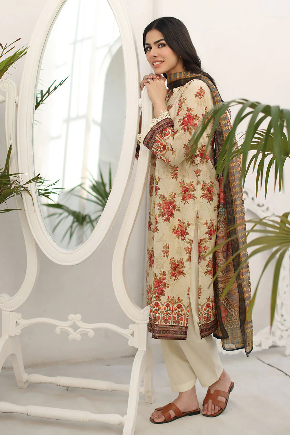 3Pc Lawn Unstitched Suit ( Code : 01 )