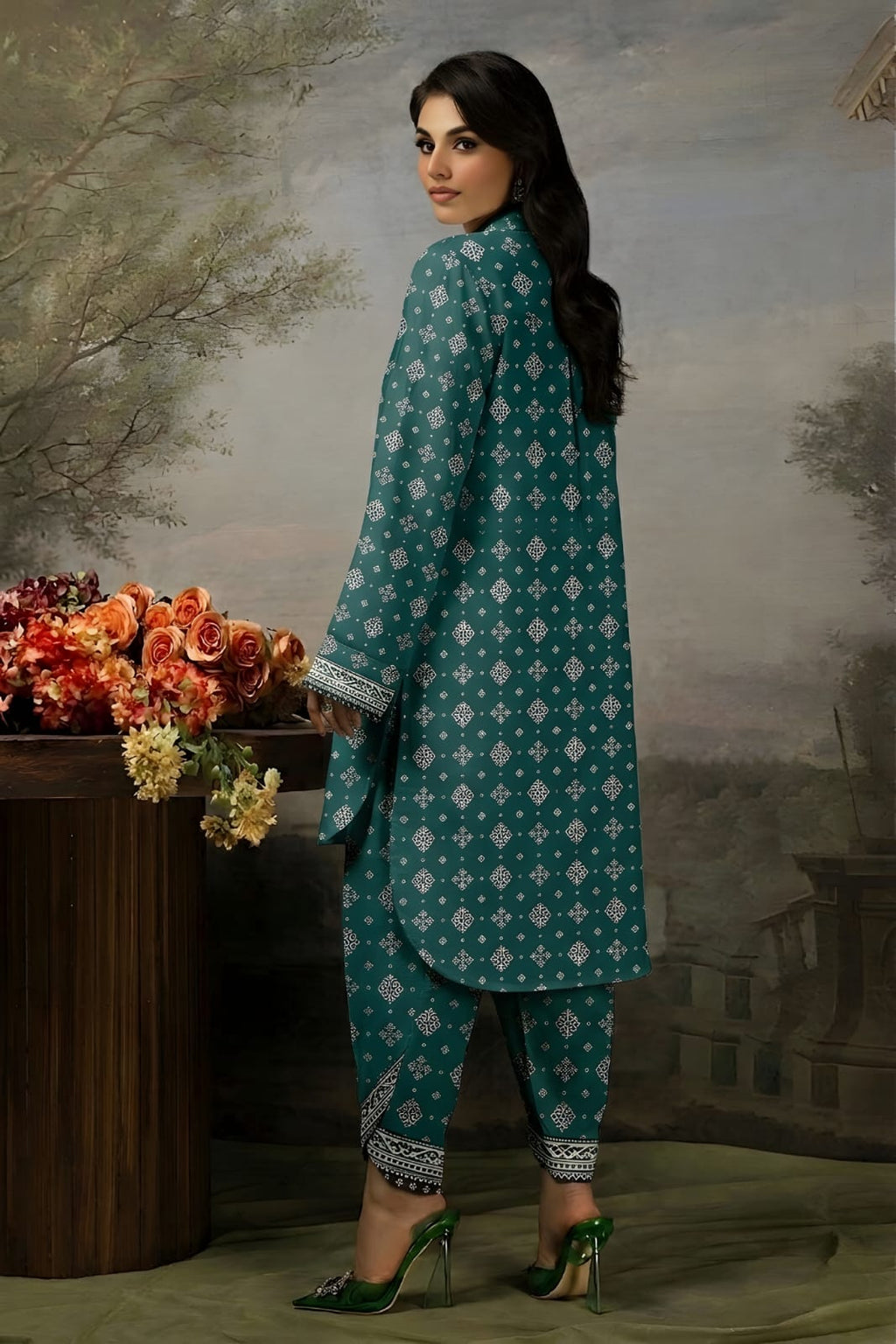 2Pc Lawn Unstitched ( Code : 22 )