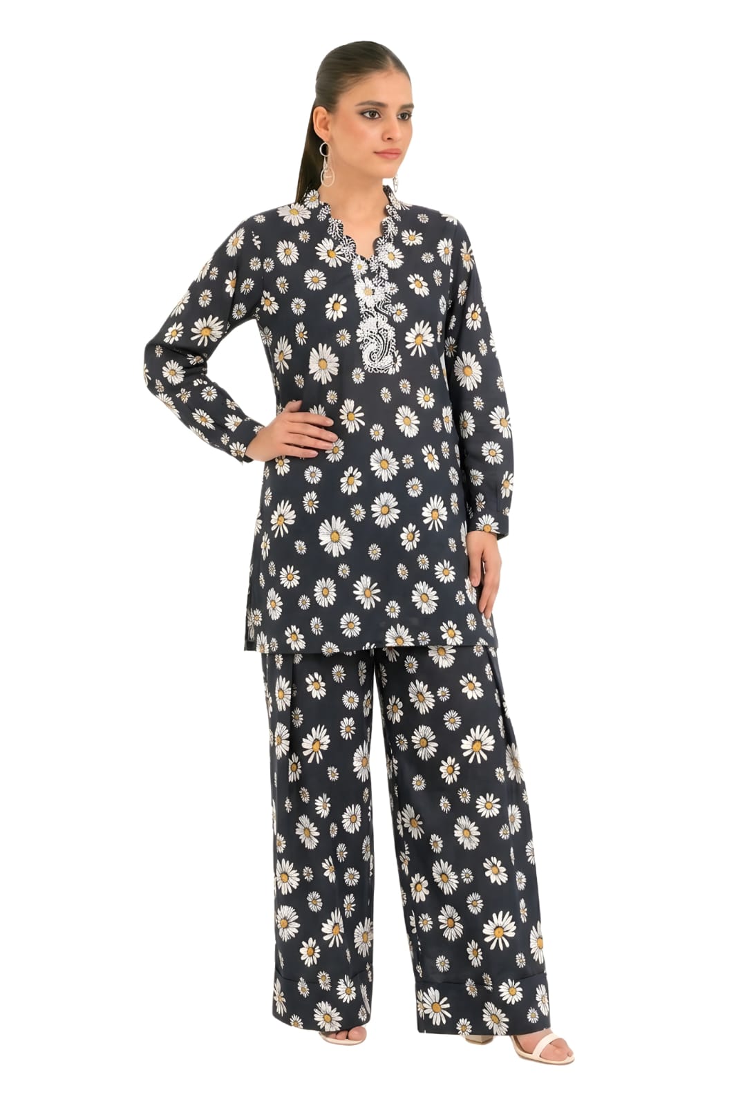 2Pc Lawn Unstitched ( Code : 33 )