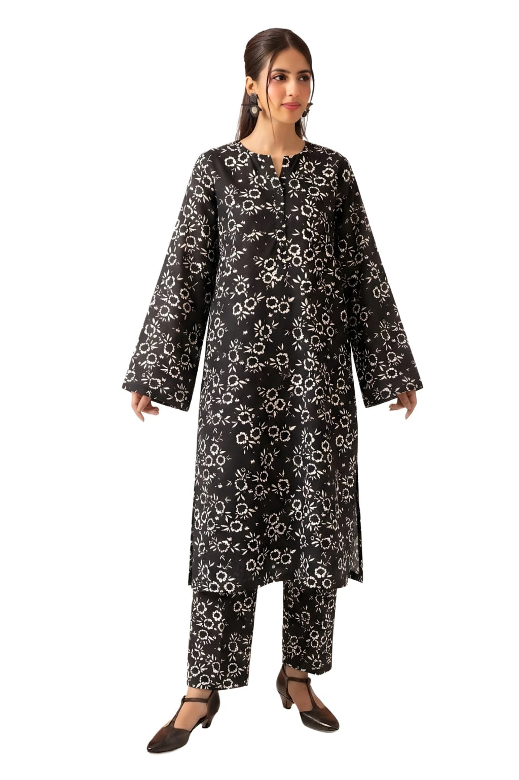 2Pc Lawn Unstitched ( Code : 32 )